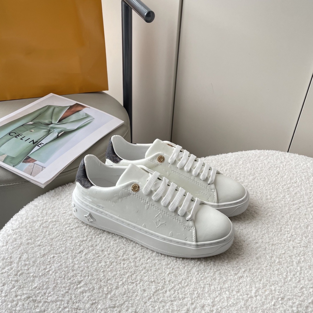 2024 new casual sports versatile white sneakers, couple’s skate shoes, all-over colorful 3d embroidered design, trendy casual style
