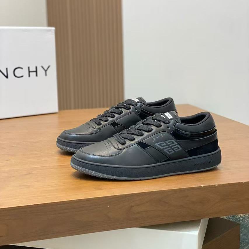 Trendy new men’s casual sneakers: genuine leather, fashionable low-top, comfortable athletic shoes, minimalist, lightweight, and versatile white sneakers