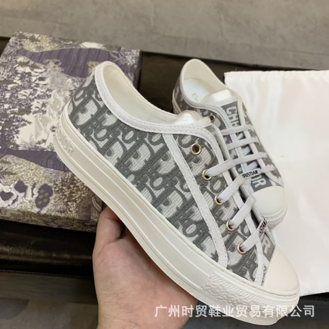 Letter embroidered canvas sneakers women’s height increasing chunky sole lace-up versatile casual shoes monogram low-top sneakers everyday casual