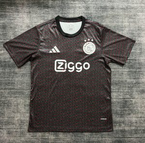 24-25 Barcelona away kit