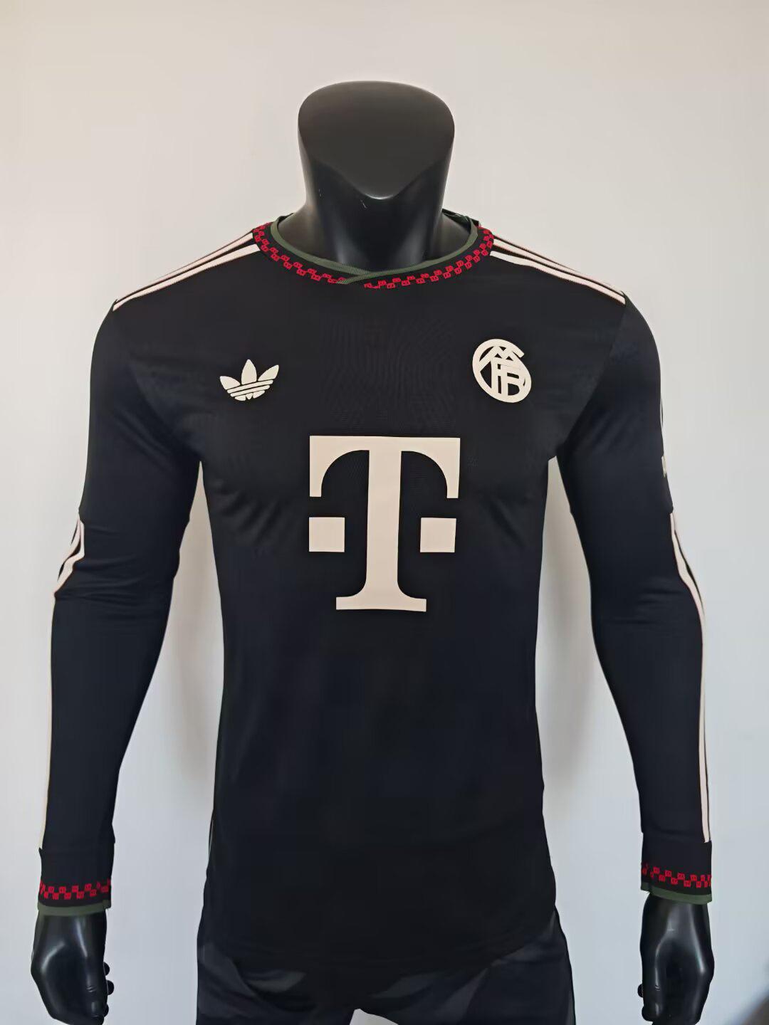 25-26 Juventus away kit (second kit)