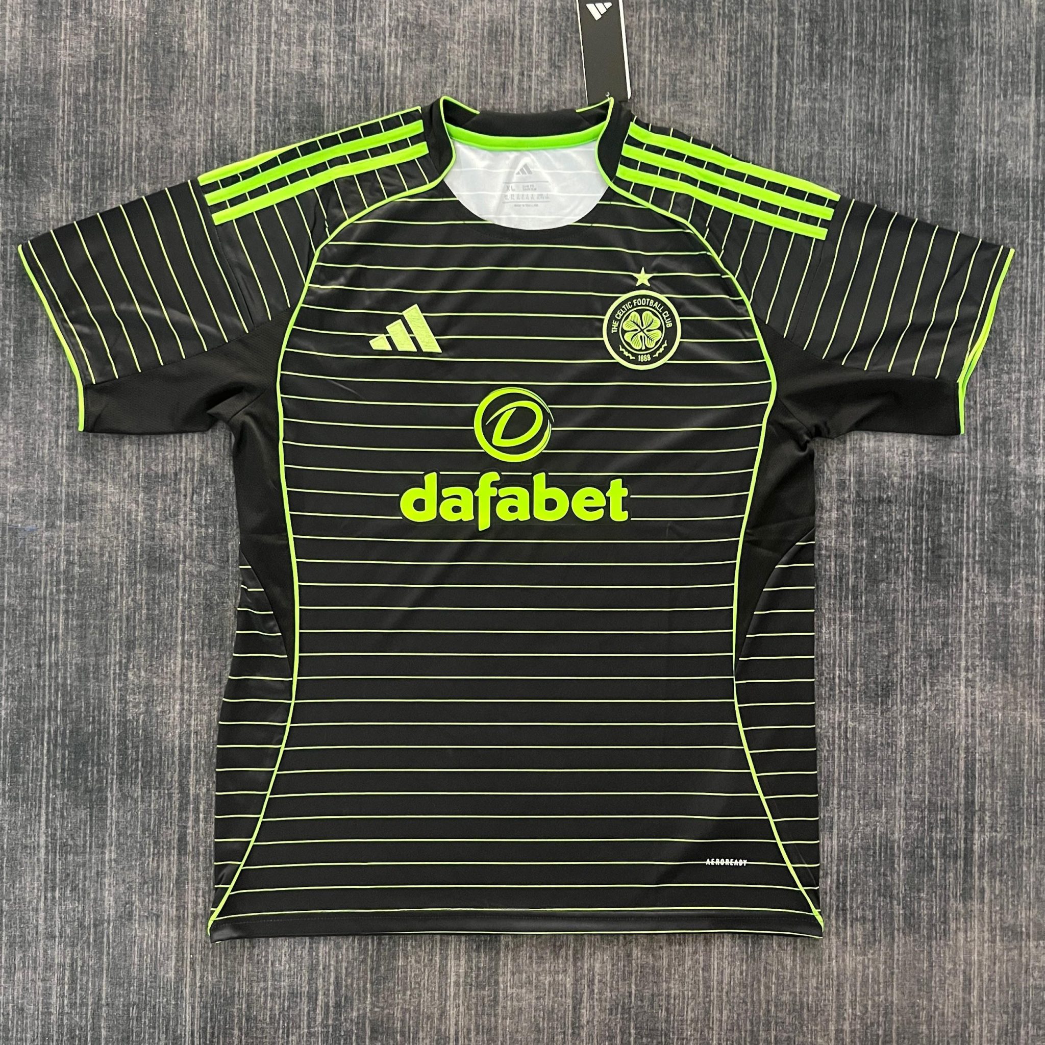 25-26 Marseille away kit
